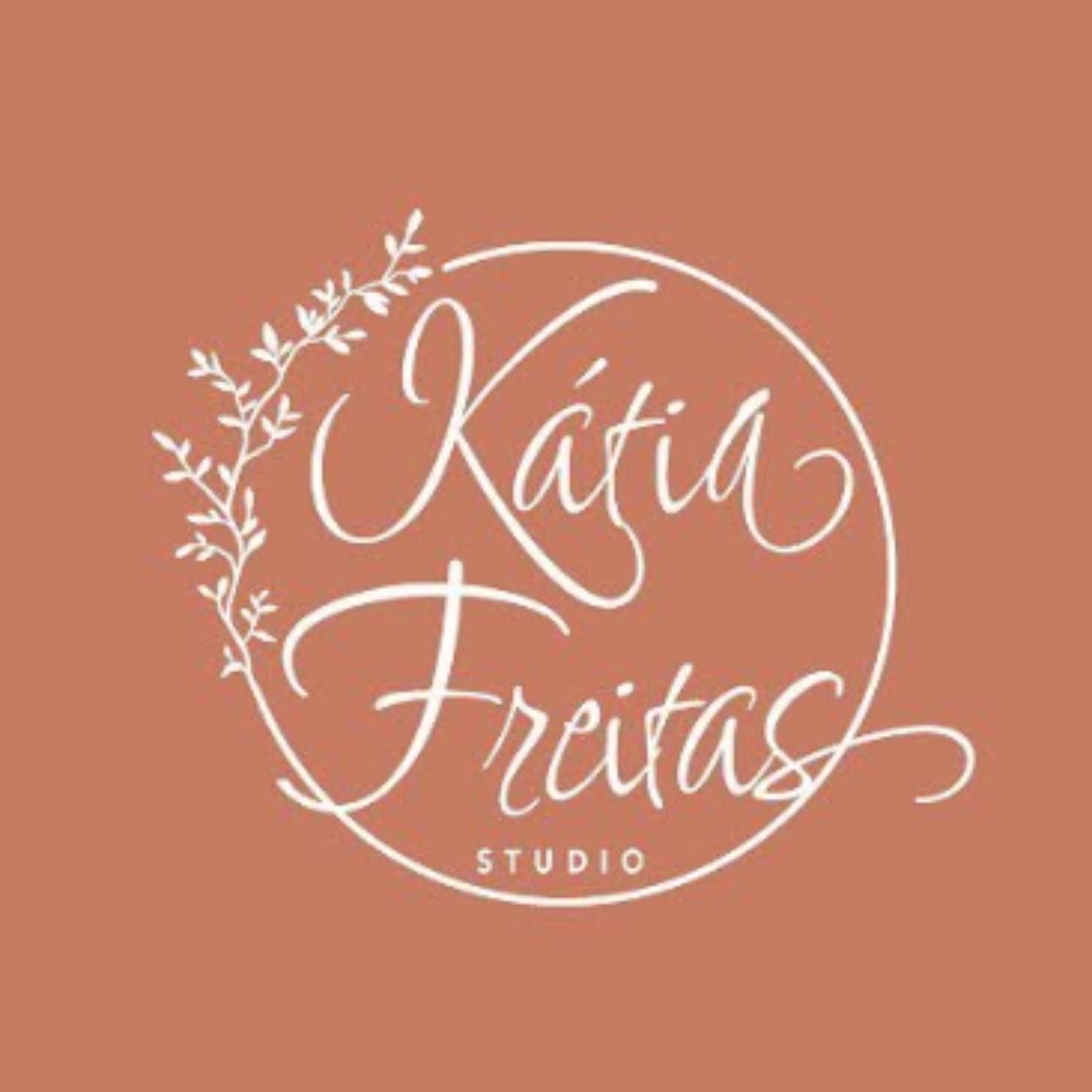 Identidade visual anterior de Katia Freitas
